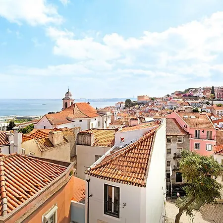 Alfama Sunrise * Lisbon