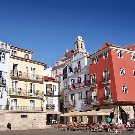 Alfama Sunrise شقة